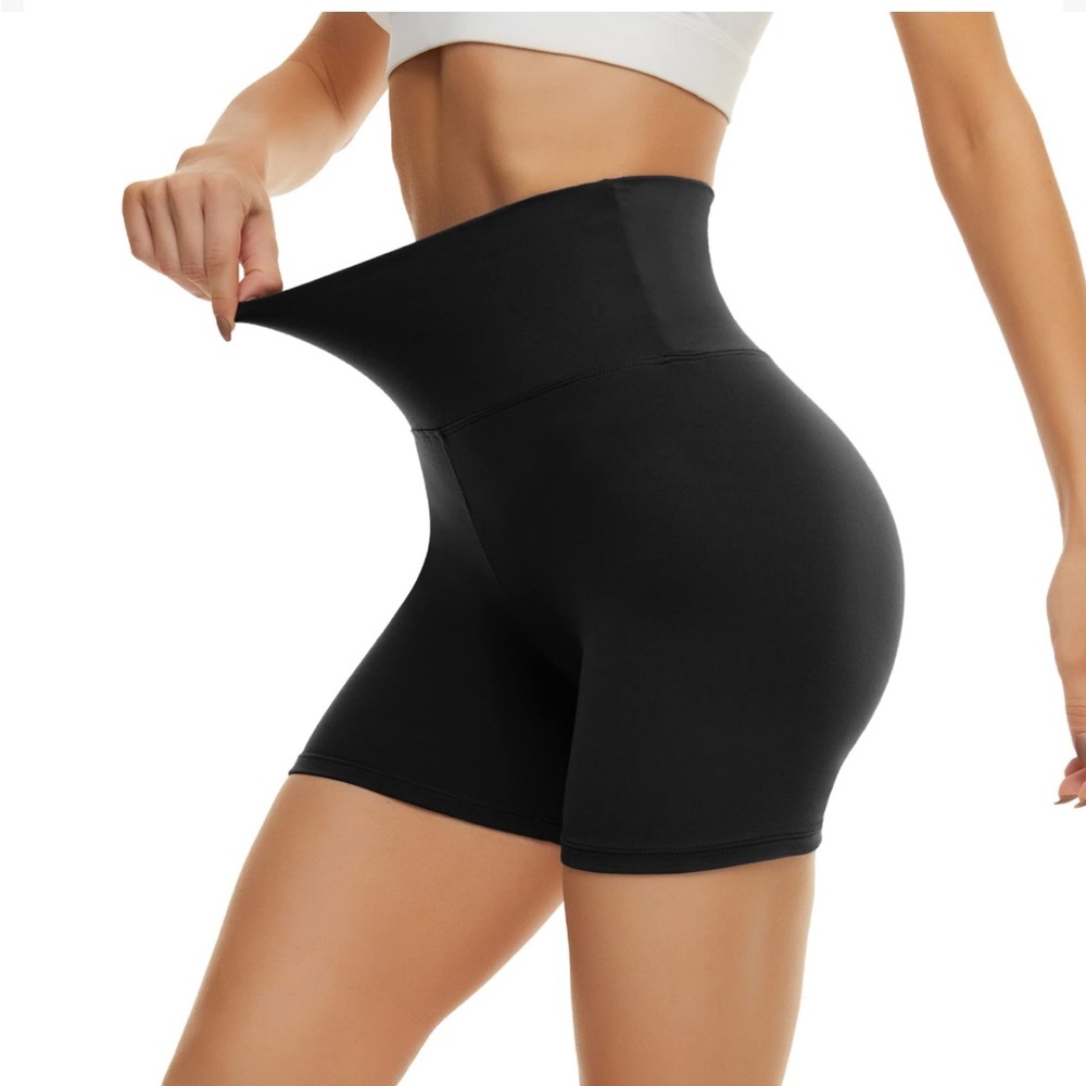 Activewear yoga shorts